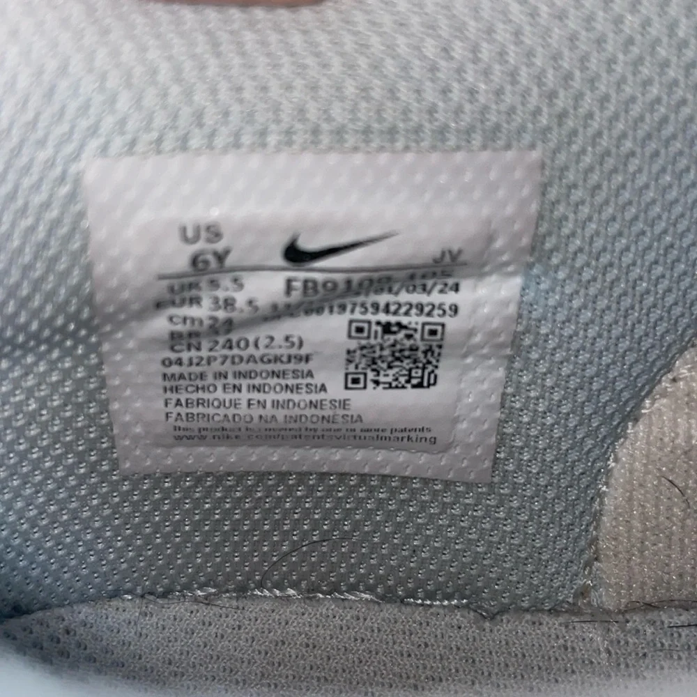 Nike Dunk Low size 6Y - Picture 5 of 6